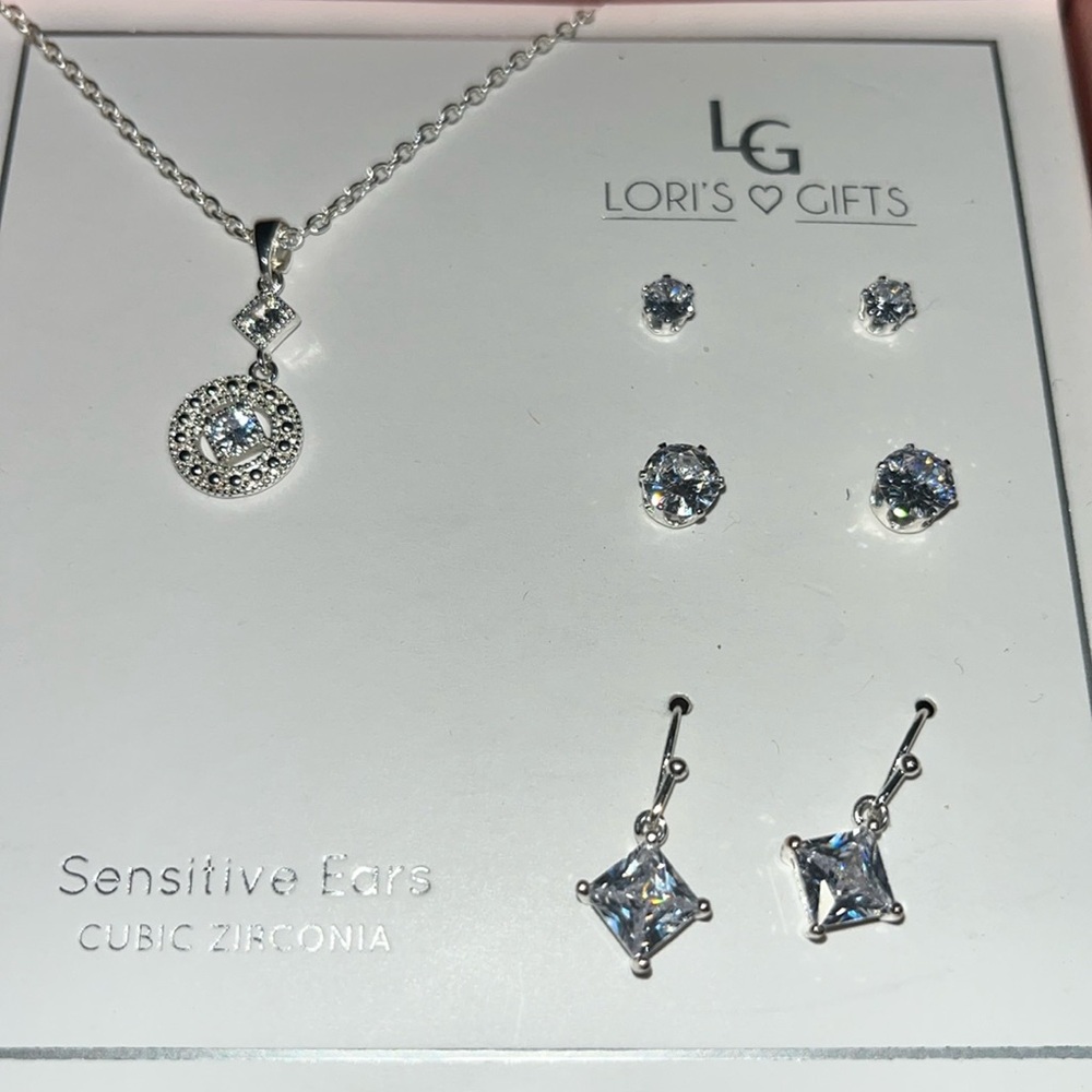 NEW Lori’s Gifts JEWELRY BOXED SET necklace & three pair earrings!